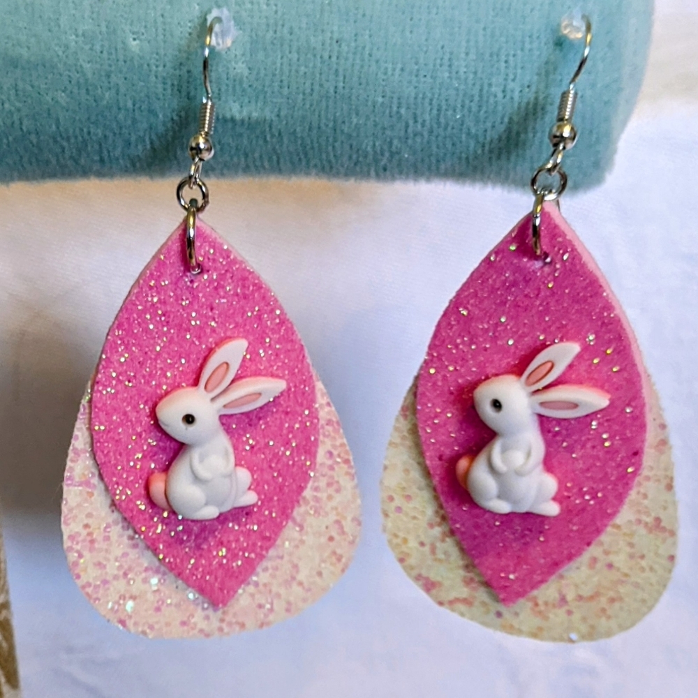 💥SALE💥 Barbie Pink Bunny Rabbit Glitter Earrings  Easter Brand New - Picture 3 of 9